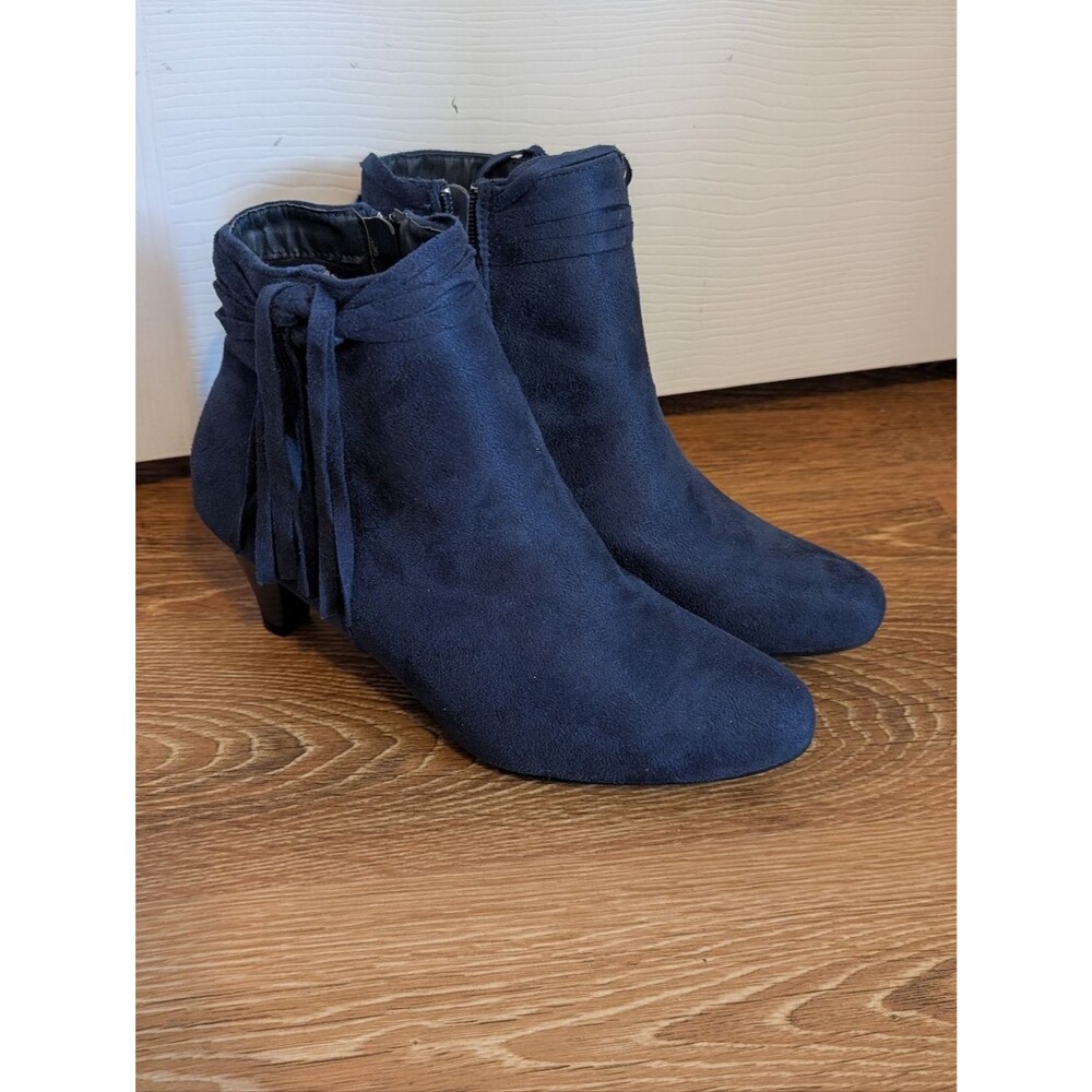 Like New Angel Steps Women’s Navy Suede Ankle Boots Size 9